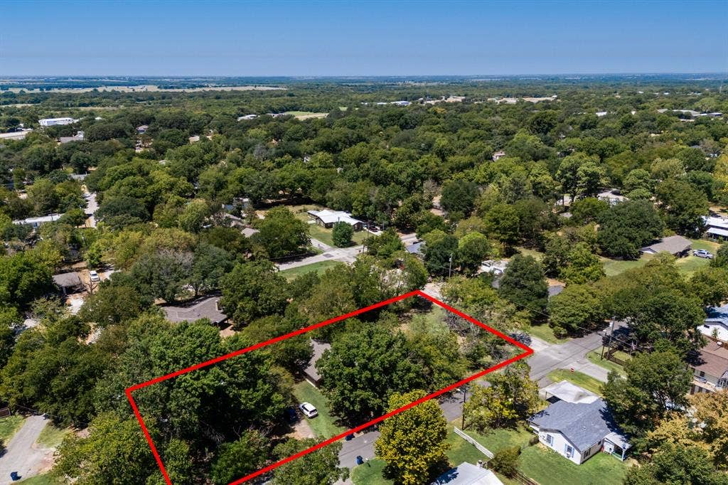 1702 S Clay Street, Kaufman, TX 75142