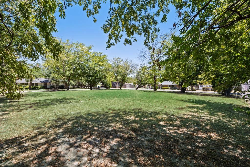 1702 S Clay Street, Kaufman, TX 75142