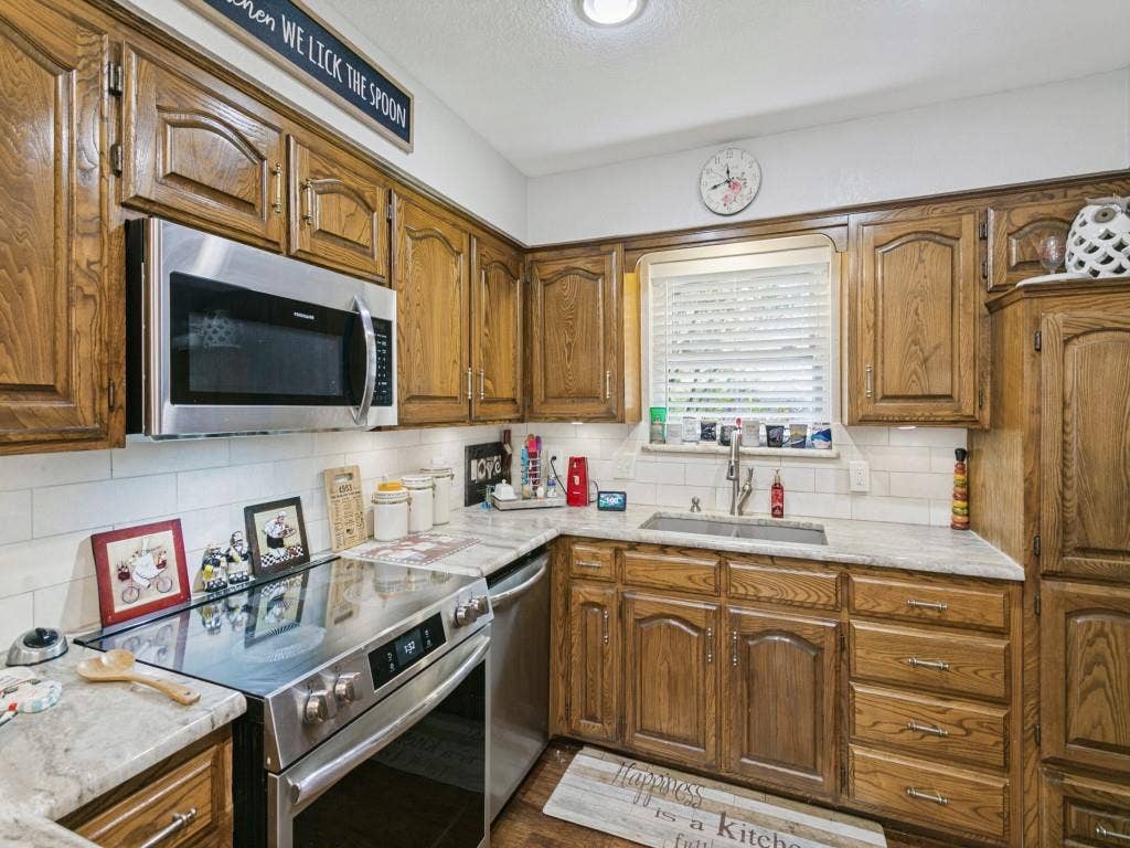 3617 Bluegrass Drive, Grand Prairie, TX 75052 3617 Bluegrass Drive, Grand Prairie, TX 75052