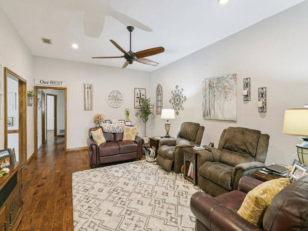 3617 Bluegrass Drive, Grand Prairie, TX 75052 3617 Bluegrass Drive, Grand Prairie, TX 75052