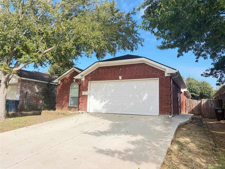Property photo for 917 Cruise Street, Denton, TX