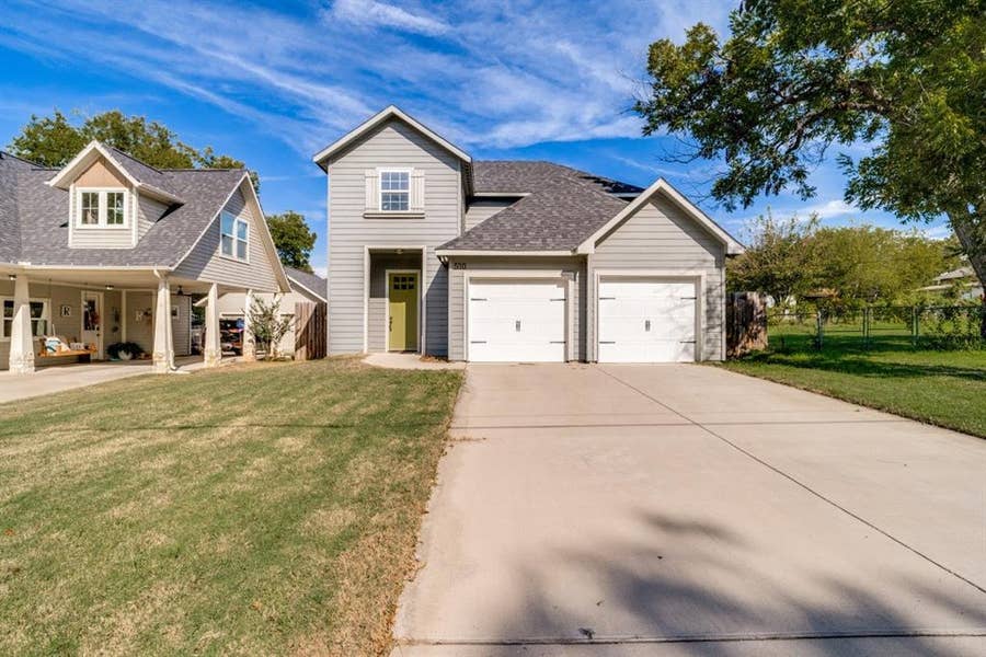 Property photo for 510 W Ball Street, Weatherford, TX