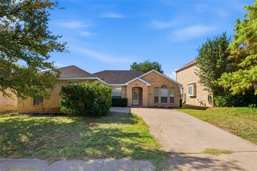 Property photo for 340 Mesquite Hill Drive, Arlington, TX