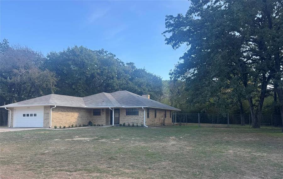 Property photo for 112 Lakeway Lane, Gun Barrel City, TX