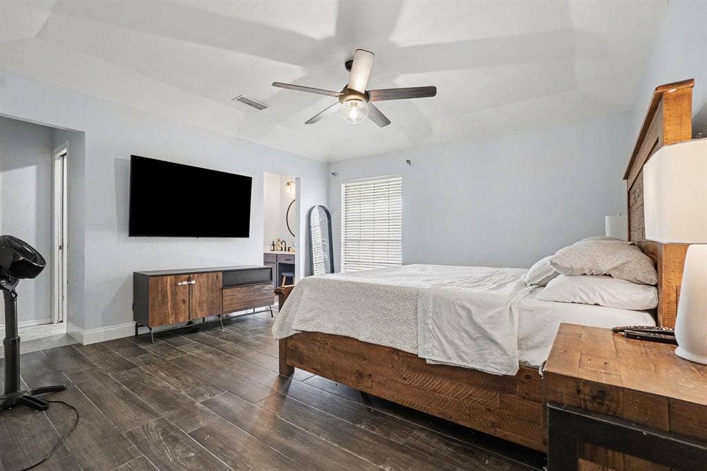 1813 E Terrace Street, Grand Prairie, TX 75050 1813 E Terrace Street, Grand Prairie, TX 75050