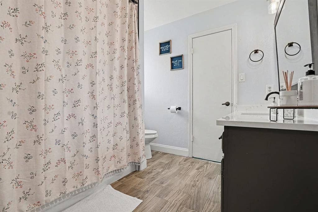 1813 E Terrace Street, Grand Prairie, TX 75050 1813 E Terrace Street, Grand Prairie, TX 75050