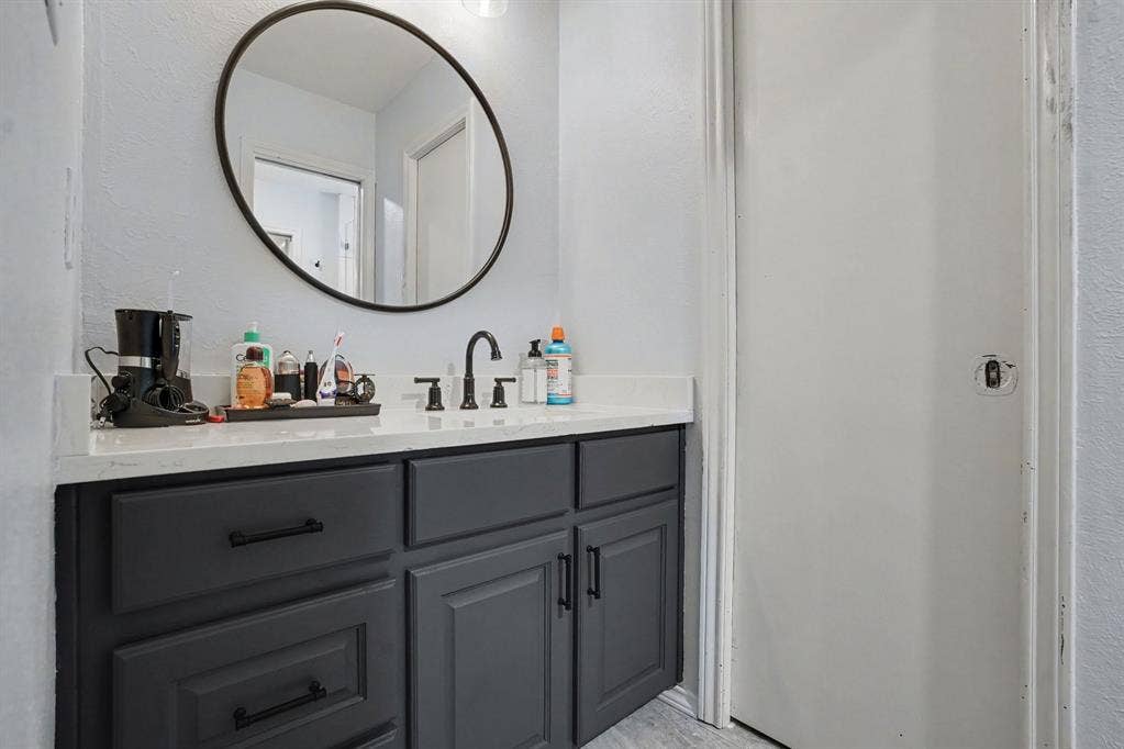 1813 E Terrace Street, Grand Prairie, TX 75050 1813 E Terrace Street, Grand Prairie, TX 75050