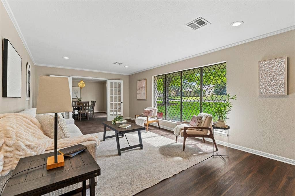 5015 Meadow Wood Drive, Waco, TX 76710