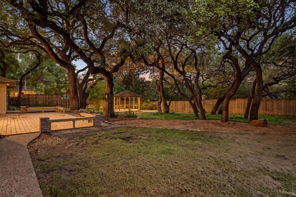 5015 Meadow Wood Drive, Waco, TX 76710