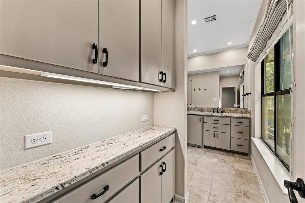 5015 Meadow Wood Drive, Waco, TX 76710