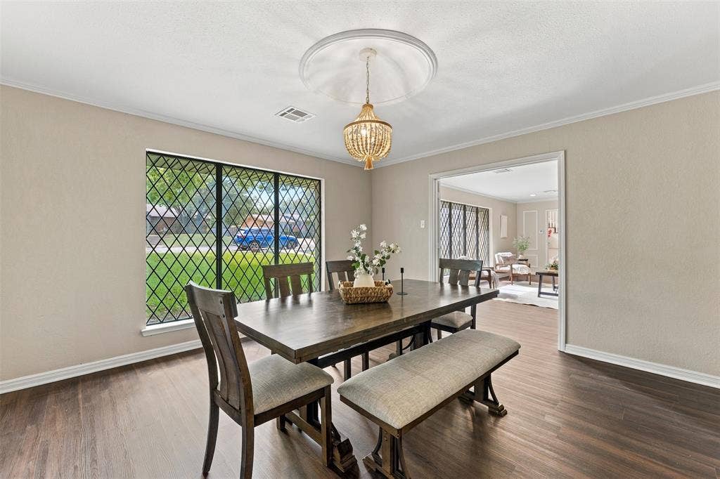 5015 Meadow Wood Drive, Waco, TX 76710