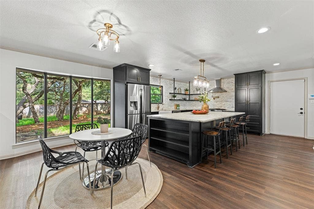 5015 Meadow Wood Drive, Waco, TX 76710