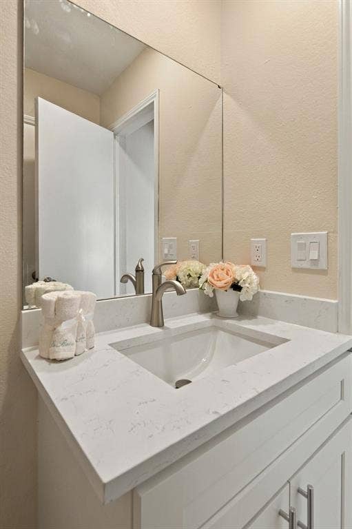 700 Bel Aire Crest, Irving, TX 75061