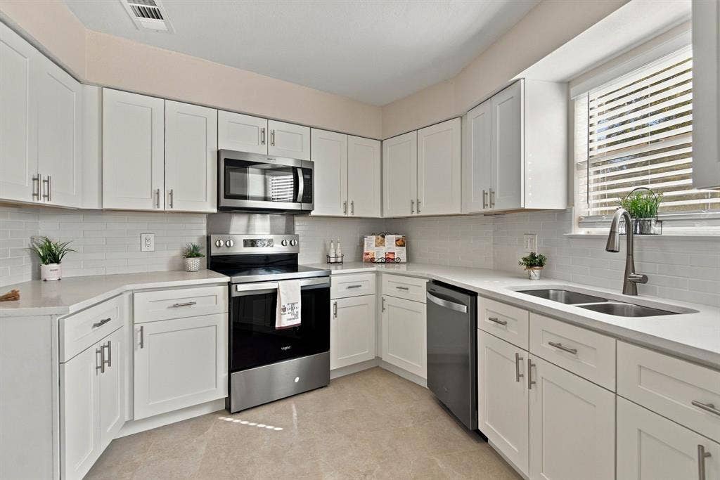 700 Bel Aire Crest, Irving, TX 75061