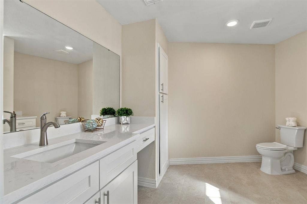 700 Bel Aire Crest, Irving, TX 75061