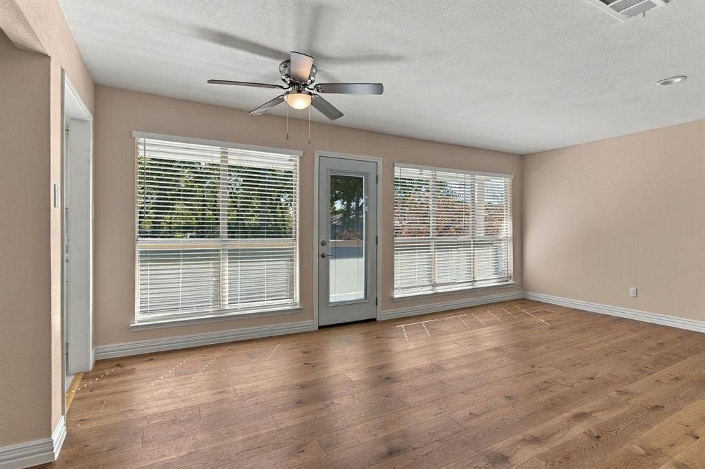 700 Bel Aire Crest, Irving, TX 75061
