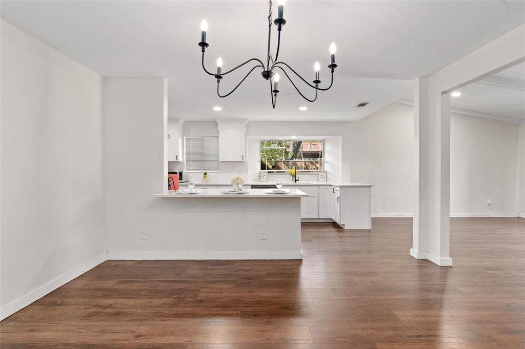 8045 Greenhollow Lane, Dallas, TX 75240 8045 Greenhollow Lane, Dallas, TX 75240
