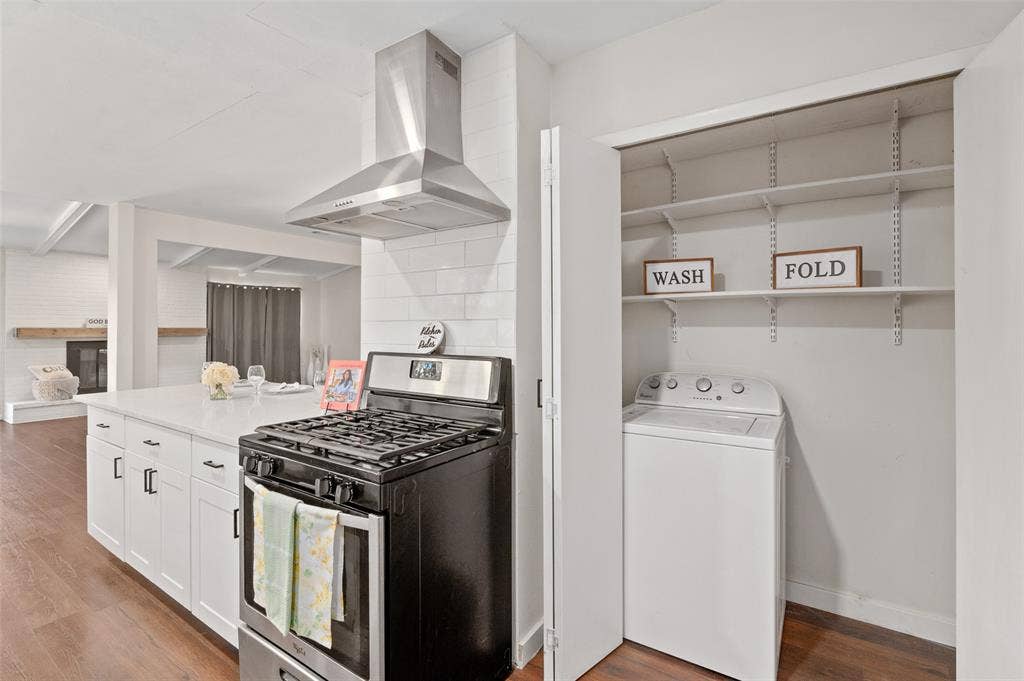 8045 Greenhollow Lane, Dallas, TX 75240 8045 Greenhollow Lane, Dallas, TX 75240