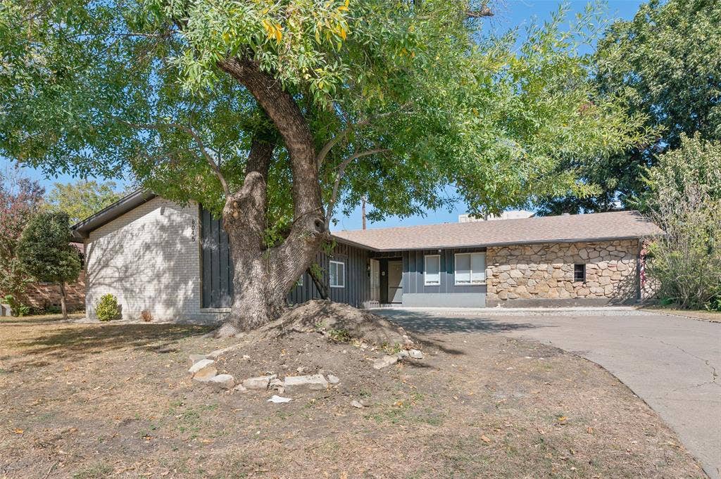 8045 Greenhollow Lane, Dallas, TX 75240 8045 Greenhollow Lane, Dallas, TX 75240