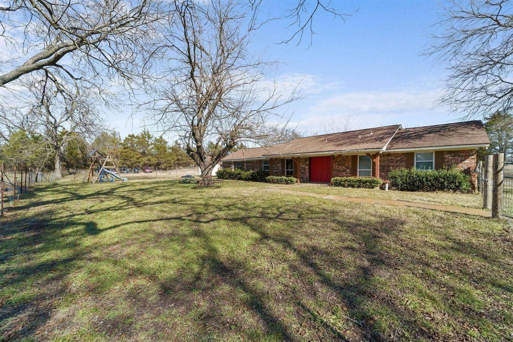 1006 S Clark Road, Cedar Hill, TX 75104 1006 S Clark Road, Cedar Hill, TX 75104
