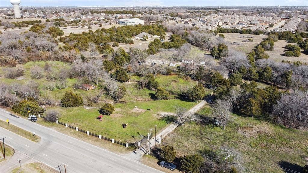 1006 S Clark Road, Cedar Hill, TX 75104 1006 S Clark Road, Cedar Hill, TX 75104