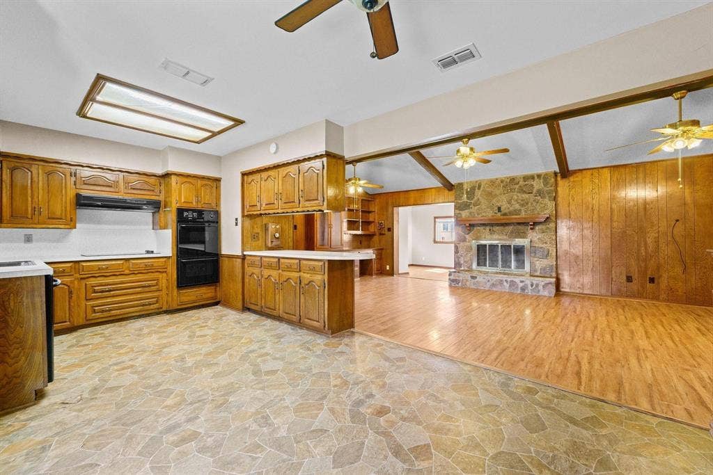 1006 S Clark Road, Cedar Hill, TX 75104 1006 S Clark Road, Cedar Hill, TX 75104