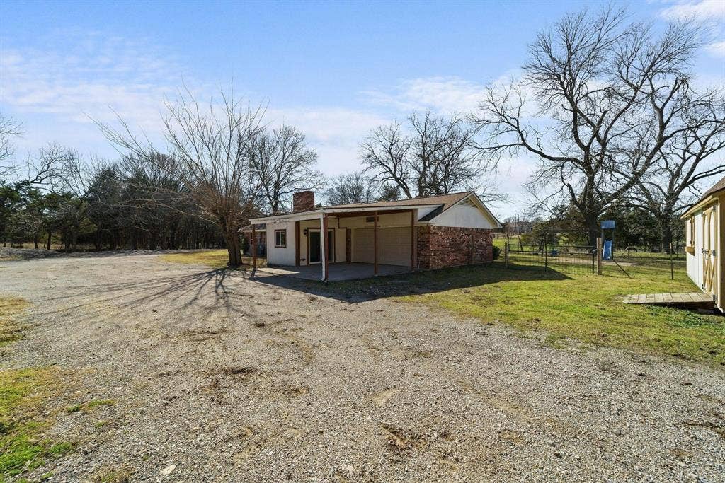 1006 S Clark Road, Cedar Hill, TX 75104 1006 S Clark Road, Cedar Hill, TX 75104