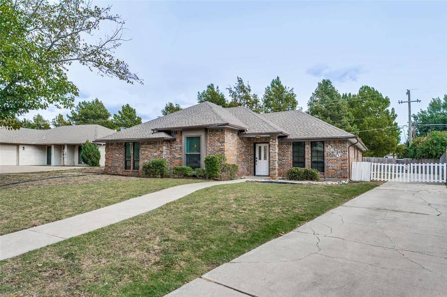 Property photo for 8820 Woodstream Drive, Frisco, TX