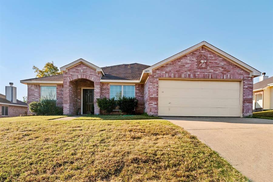Property photo for 1024 Cove Hollow Drive, Cedar Hill, TX
