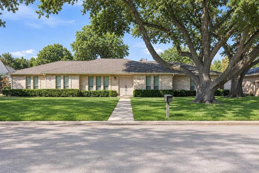 Property photo for 4015 Myerwood Lane, Dallas, TX