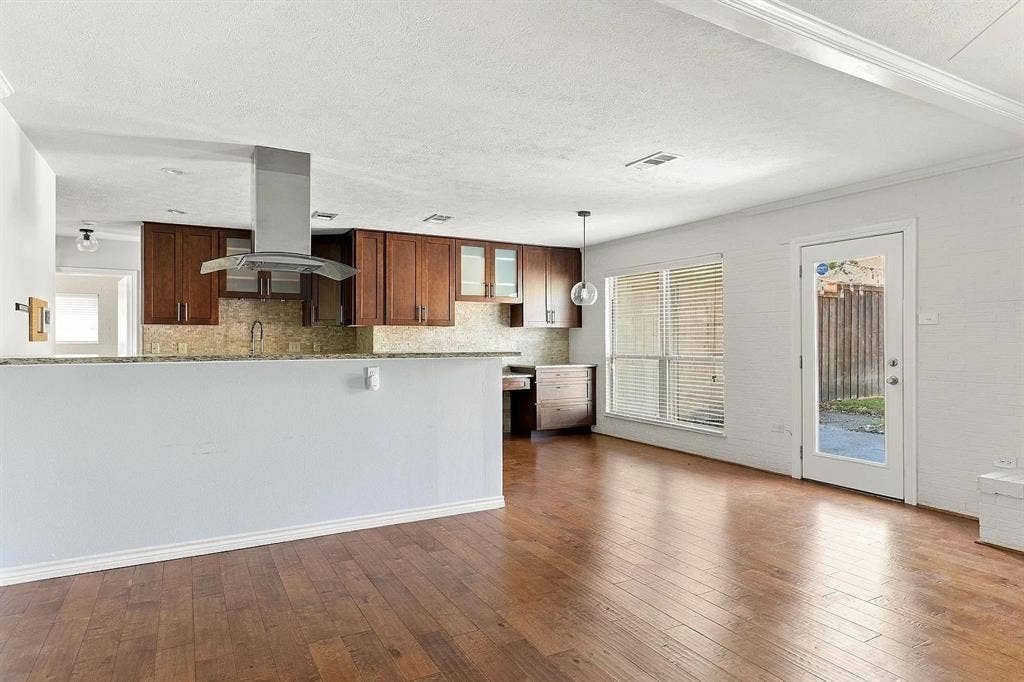 4015 Myerwood Lane, Dallas, TX 75244 4015 Myerwood Lane, Dallas, TX 75244