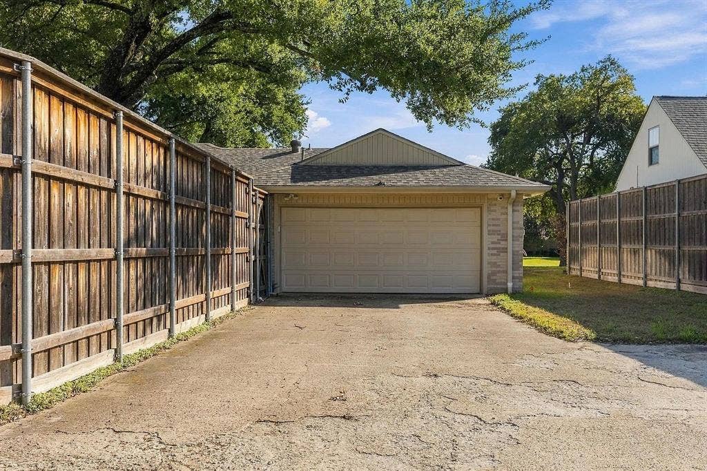 4015 Myerwood Lane, Dallas, TX 75244 4015 Myerwood Lane, Dallas, TX 75244