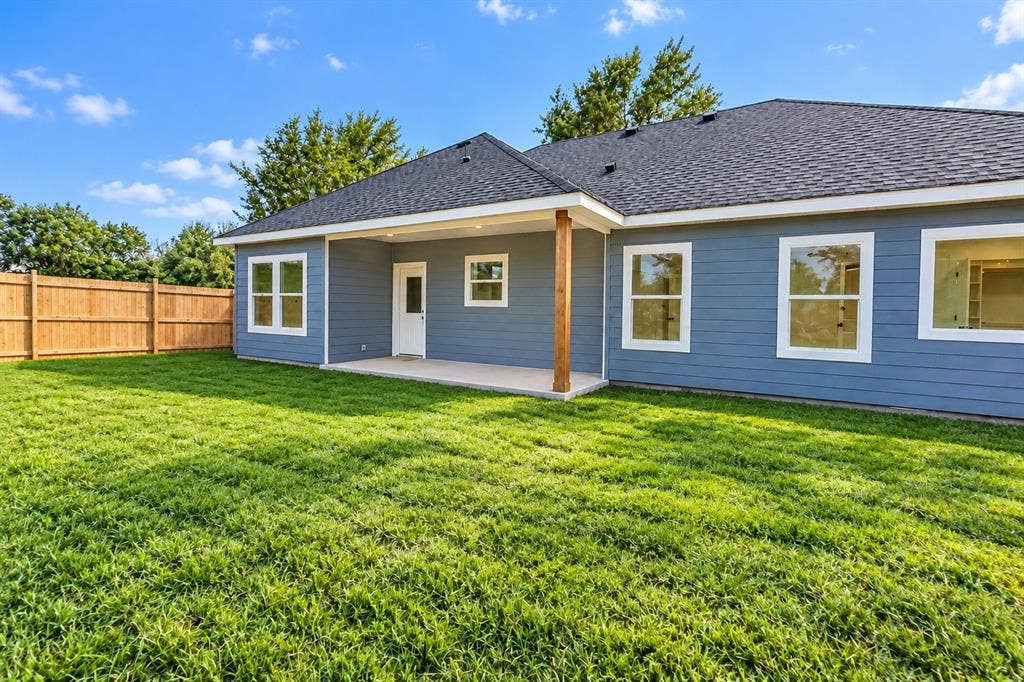 104 Goodknight Ranch Road, Trinidad, TX 75163