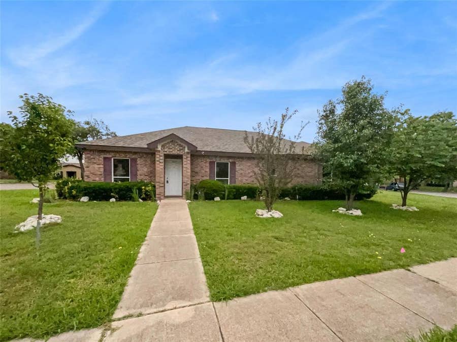 Property photo for 1822 Vine Drive, Garland, TX