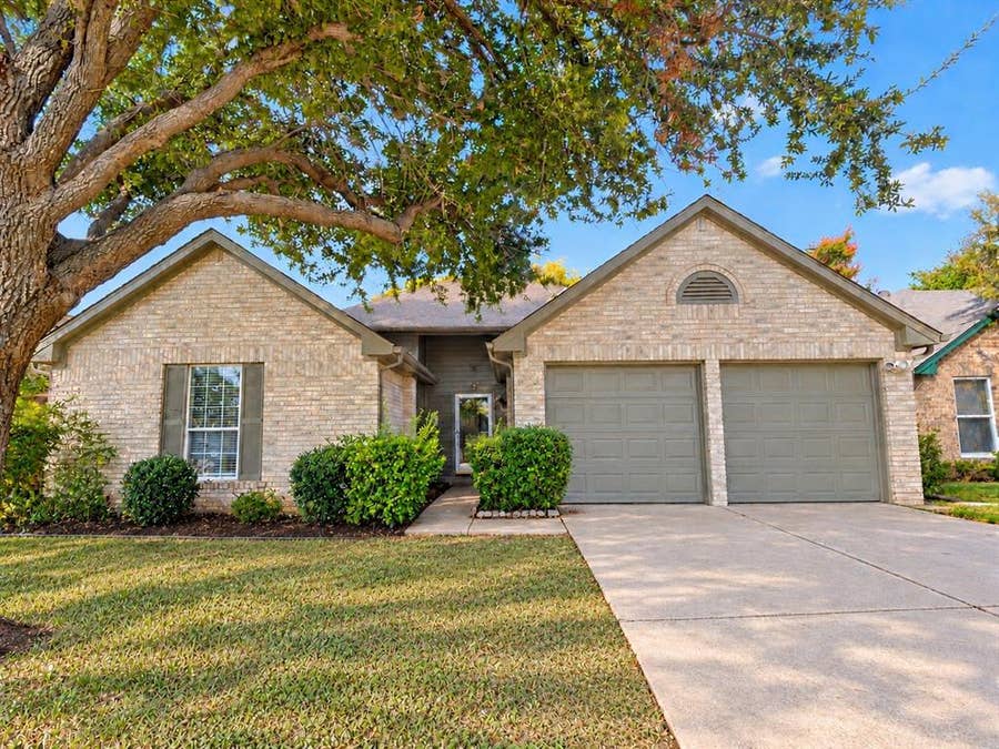 Property photo for 1214 Princeton Place, Euless, TX