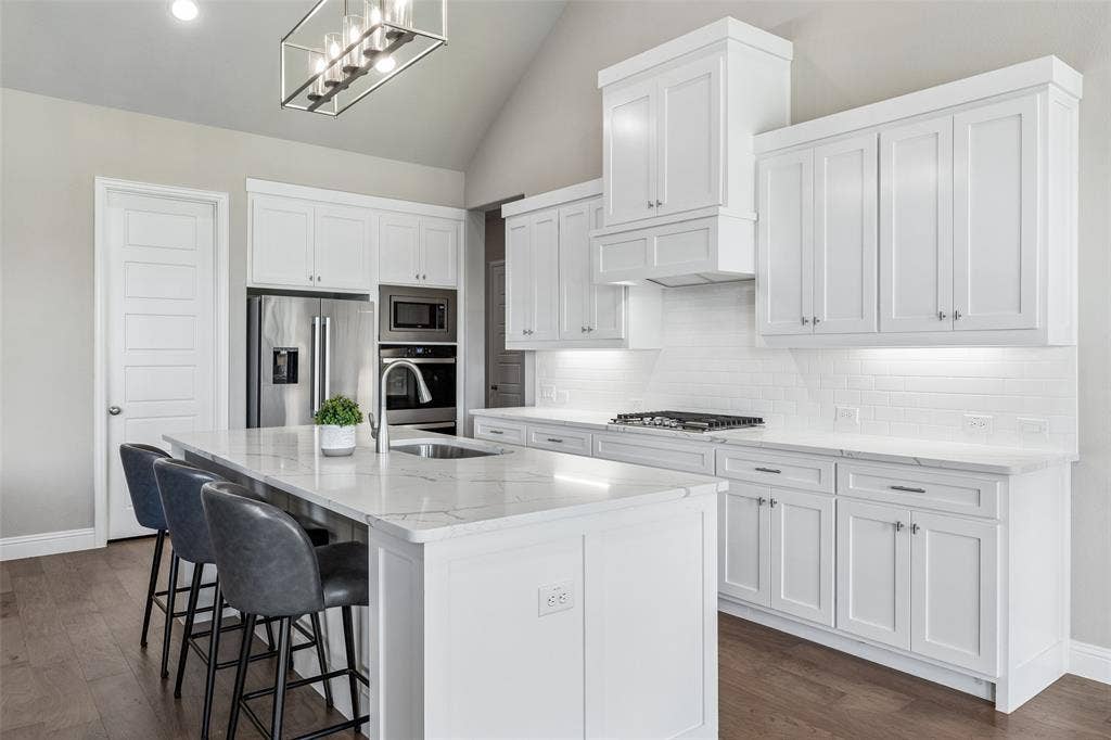 How could you not fall in love with that kitchen!