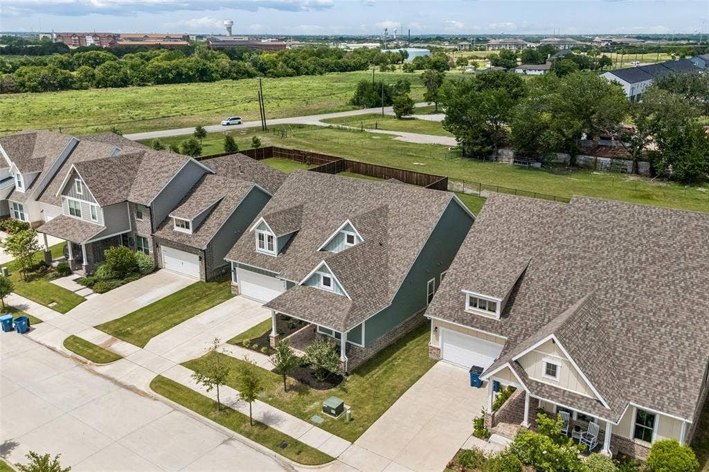 Great angle of the green space behind!