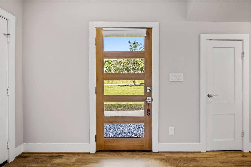 406 Parkview Avenue, Dallas, TX 75223 Doorway featuring hardw