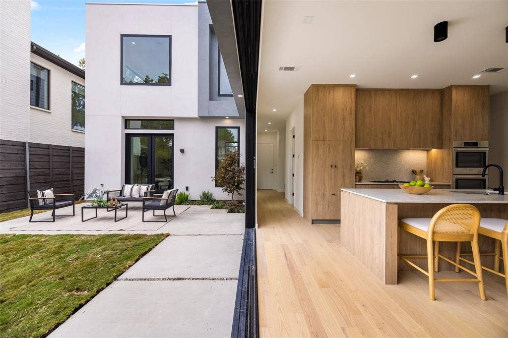 6027 Goodwin Avenue, Dallas, TX 75206 Indoor - Outdoor Living!