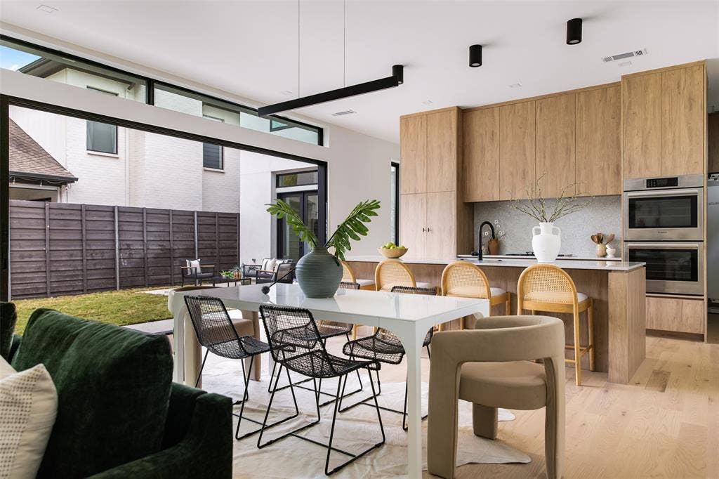 6027 Goodwin Avenue, Dallas, TX 75206 Open Concept Living