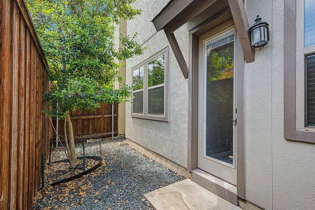 5152 Brickellia Drive, Dallas, TX 75209 5152 Brickellia Drive, Dallas, TX 75209