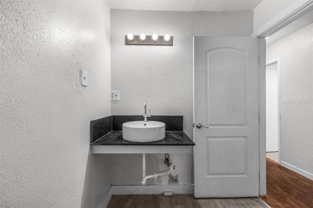 4426 S Ewing Avenue, Dallas, TX 75216