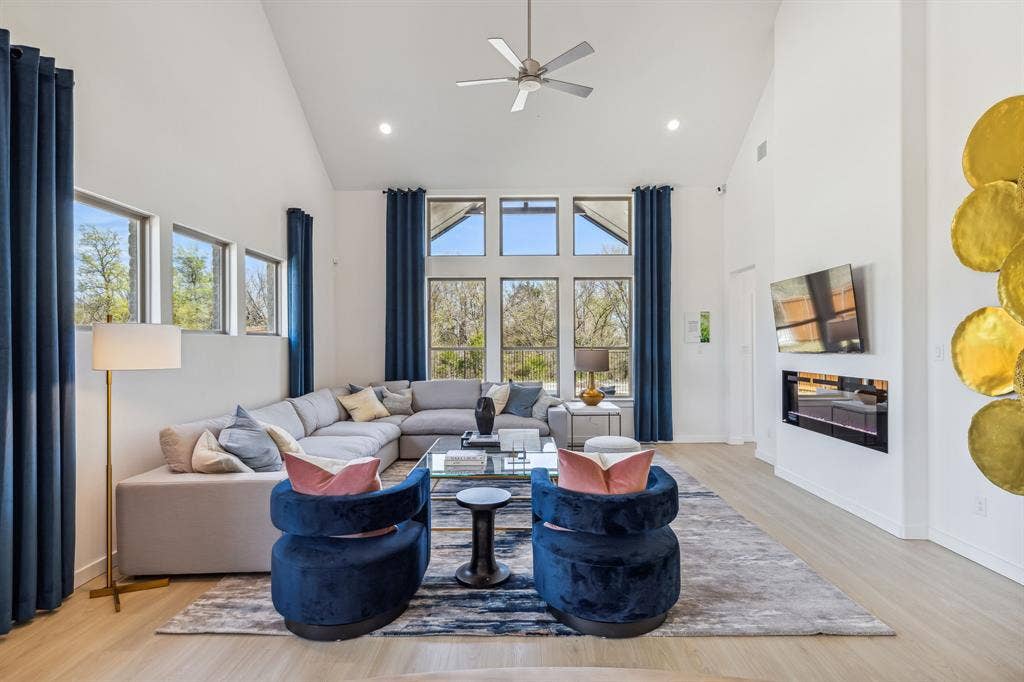 4409 Rustic Ridge Drive, McKinney, TX 75071 Living Room in the Van Gogh II home plan – REPRESENTATIVE PHOTO