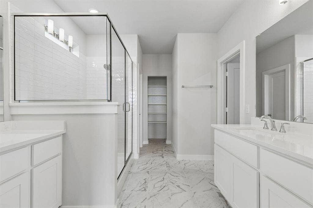 4724 Carina Road, McKinney, TX 75071 Primary Bathroom in the Winters home plan – REPRESENTATIVE PHOTO