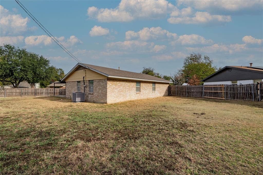 3934 Wind River Court, Irving, TX 75062 3934 Wind River Court, Irving, TX 75062