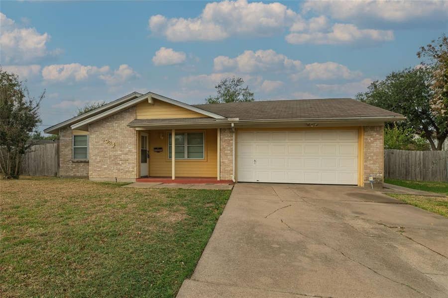 Property photo for 3934 Wind River Court, Irving, TX