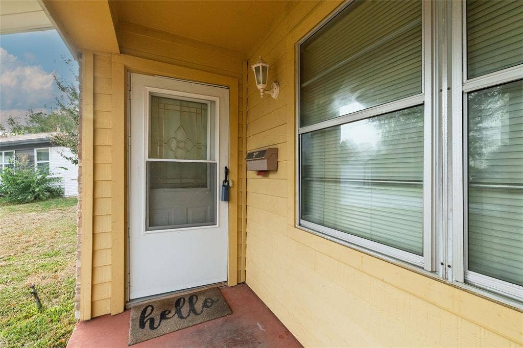 3934 Wind River Court, Irving, TX 75062 3934 Wind River Court, Irving, TX 75062