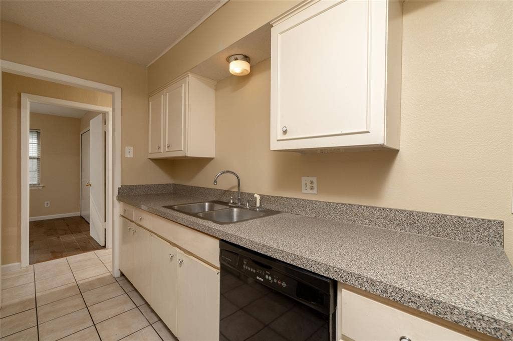 3934 Wind River Court, Irving, TX 75062 3934 Wind River Court, Irving, TX 75062