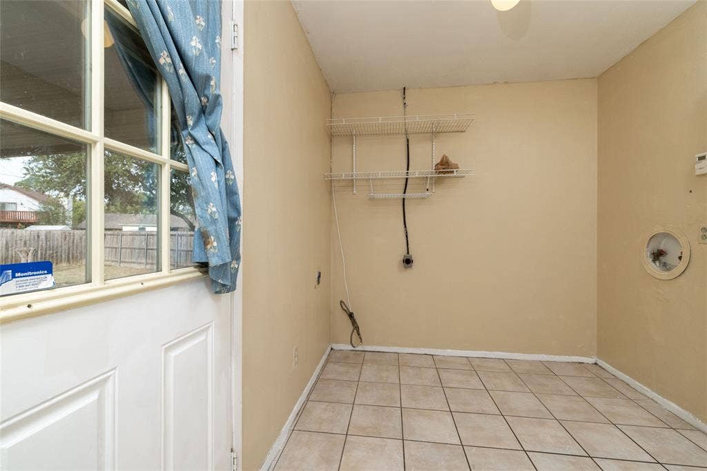 3934 Wind River Court, Irving, TX 75062 3934 Wind River Court, Irving, TX 75062