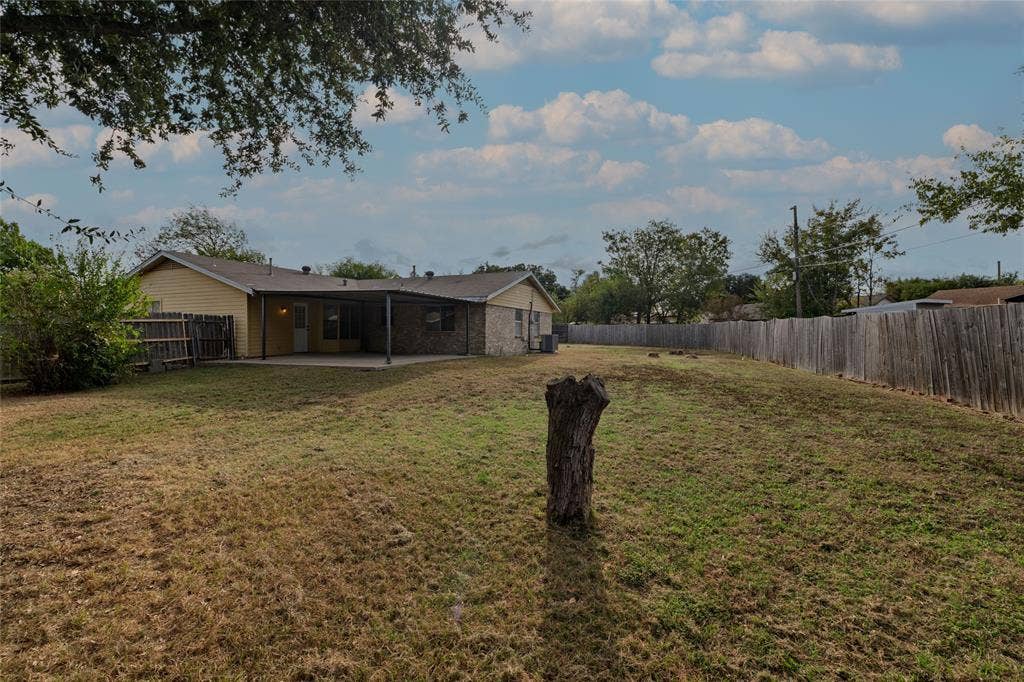 3934 Wind River Court, Irving, TX 75062 3934 Wind River Court, Irving, TX 75062
